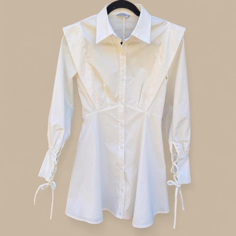 Glamaker Preppy White Structured Button Front Min… - image 1